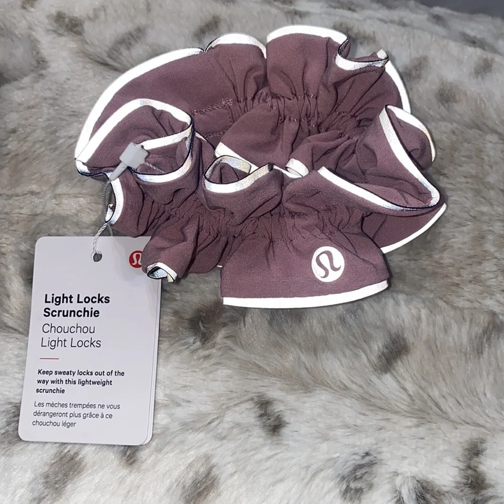 NWT LULULEMON Light Locks Scrunchie - Picture 5 of 16
